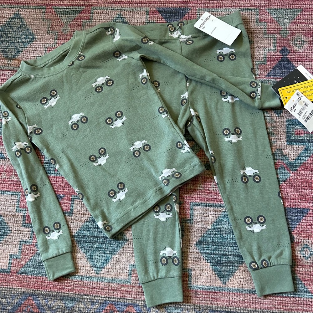 Organic cotton baby pajamas set